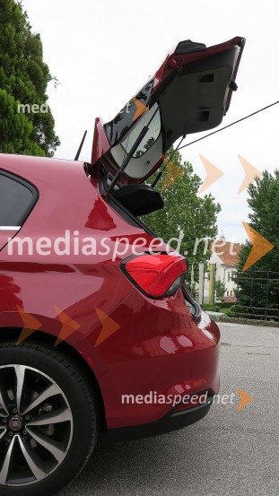 Fiat Tipo 1.4 T-Jet 16v Lounge, visoko odpiranje prtljažnih vratFiat Tipo 1.4 T-Jet 16v Lounge, mediaspeed test