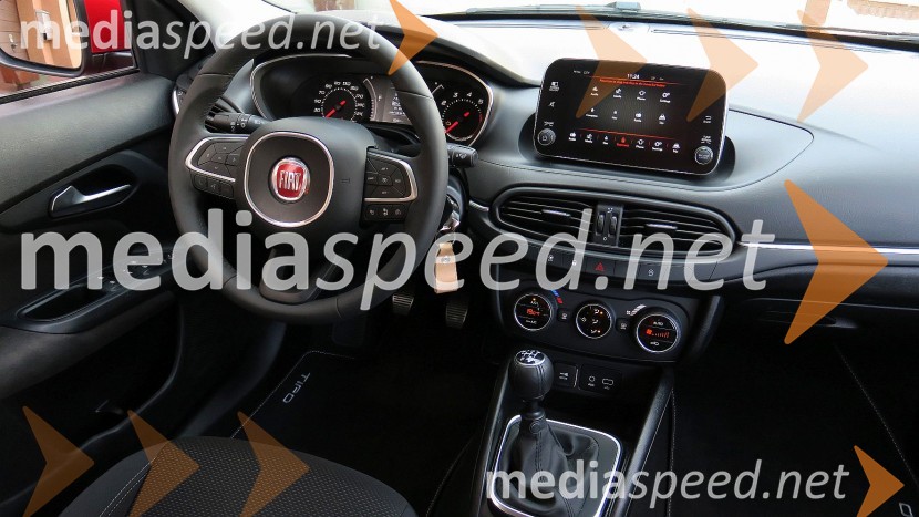 Fiat Tipo 1.4 T-Jet 16v Lounge, 7-palčni zaslon je pregledenFiat Tipo 1.4 T-Jet 16v Lounge, mediaspeed test