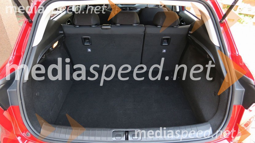 Fiat Tipo 1.4 T-Jet 16v Lounge, s 440 litri je kar velik za svoj razredFiat Tipo 1.4 T-Jet 16v Lounge, mediaspeed test