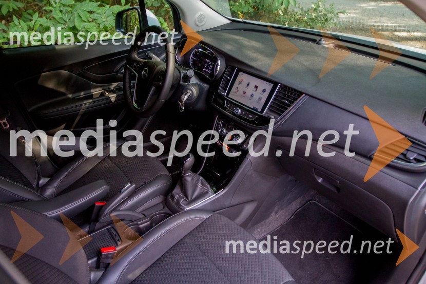 Opel Mokka X 1.4 Turbo Innovation, kompaktna tudi znotrajOpel Mokka X 1.4 Turbo Innovation, mediaspeed test