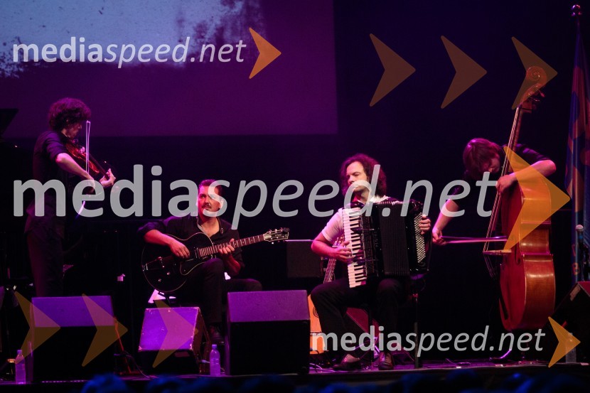  Dejan Gregorič, violinist;  Andrej Pekarovič, kitarist;  Marko Hatlak, glasbenik;  Jošt Lampret, glasbenikMarko Hatlak,  FUNtango in Iztok Mlakar, koncert