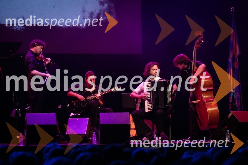  Dejan Gregorič, violinist;  Andrej Pekarovič, kitarist;  Marko Hatlak, glasbenik;  Jošt Lampret, glasbenikMarko Hatlak,  FUNtango in Iztok Mlakar, koncert