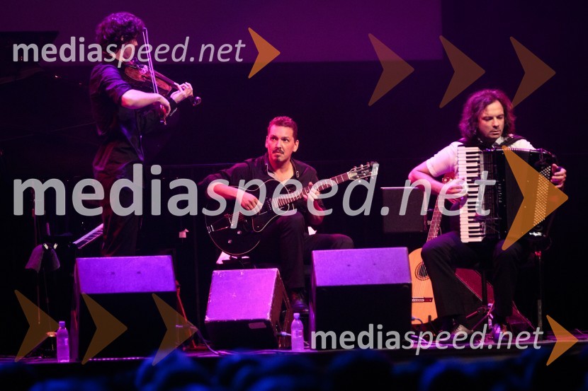  Dejan Gregorič, violinist;  Andrej Pekarovič, kitarist;  Marko Hatlak, glasbenikMarko Hatlak,  FUNtango in Iztok Mlakar, koncert