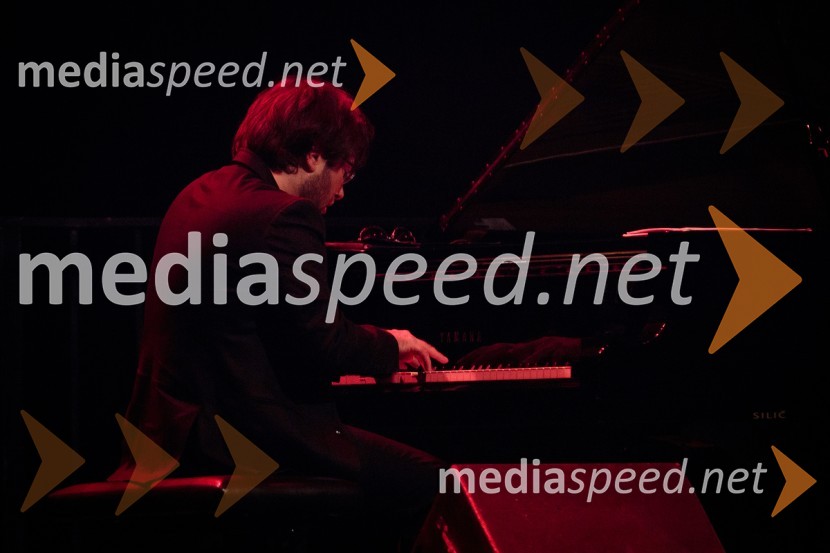  Jan Sever, pianistMarko Hatlak,  FUNtango in Iztok Mlakar, koncert