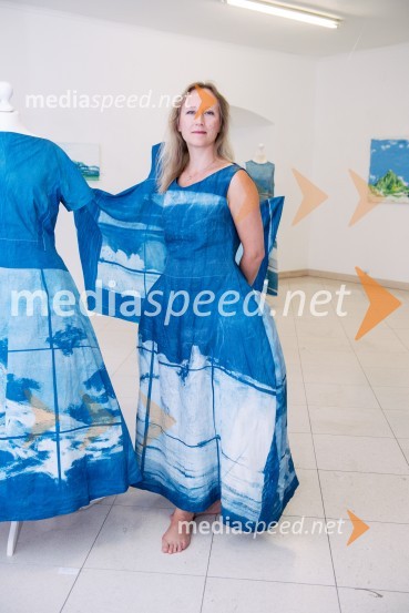  Laura Murto, umetnica, učiteljica likovne umetnostiModra roža in druge ptice, otvoritev razstave