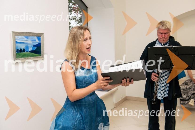  Laura Murto, umetnica, učiteljica likovne umetnosti;  Tuomas Kaipainen, glasbenikModra roža in druge ptice, otvoritev razstave