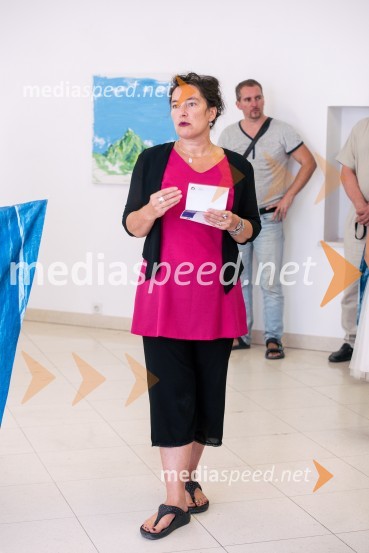  Mojca Zlokarnik, predsednica Društva likovnih umetnikov LjubljanaModra roža in druge ptice, otvoritev razstave