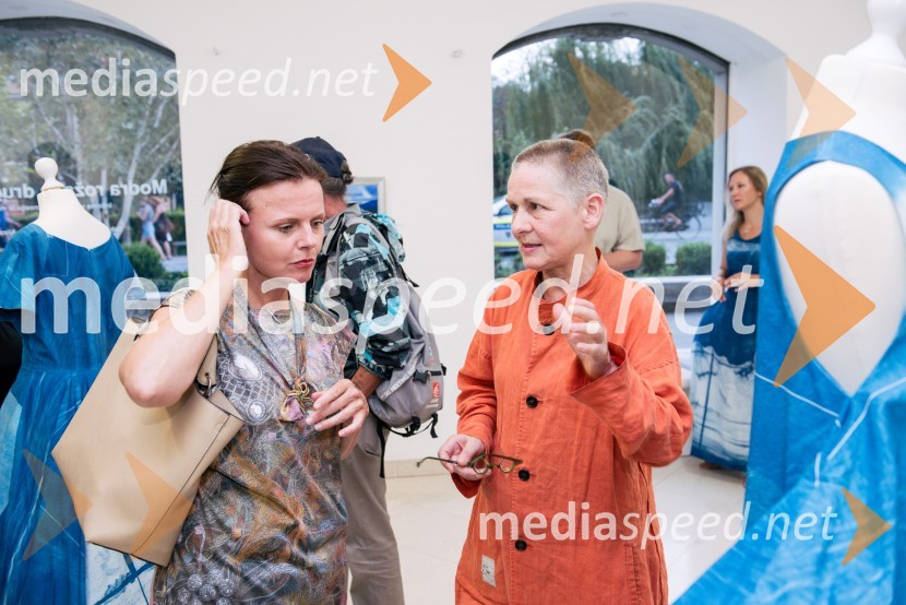  ... ;  Sabine Kaipainen, oblikovalka oblačil in profesionalna glasbenicaModra roža in druge ptice, otvoritev razstave