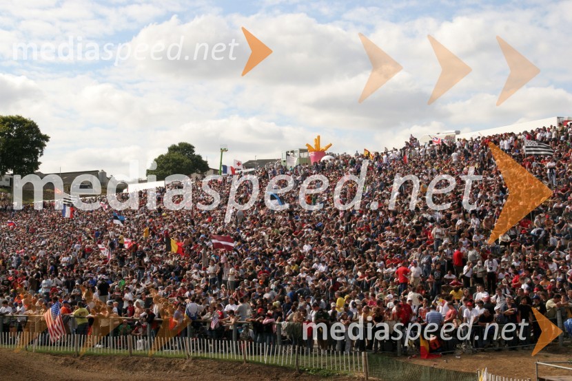 Pogled na množico gledalcevMOTOKROS, Pokal narodov 2005 - kvalifikacije, Ernee, Francija