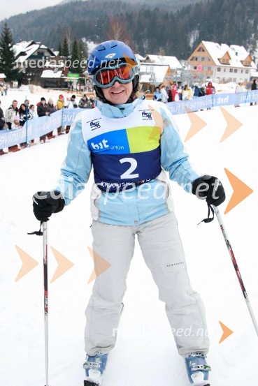 Nataša Zibelnik, pevka in tekstopiskaX-plosion of fun: Veleslalom slovenskih glasbenih zvezdnikov