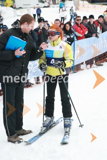 Rok Tamše, športni novinar in Nuša Derenda, pevkaX-plosion of fun: Veleslalom slovenskih glasbenih zvezdnikov