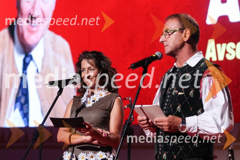  Betka Šuhel Mikolič, mentorica nastopanja v javnosti, radijska in televizijska voditeljica, podjetje BPR;  Klemen KoširFestival Avsenik 2017, sobota