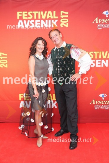  Betka Šuhel Mikolič, mentorica nastopanja v javnosti, radijska in televizijska voditeljica, podjetje BPR;  Klemen KoširFestival Avsenik 2017, sobota