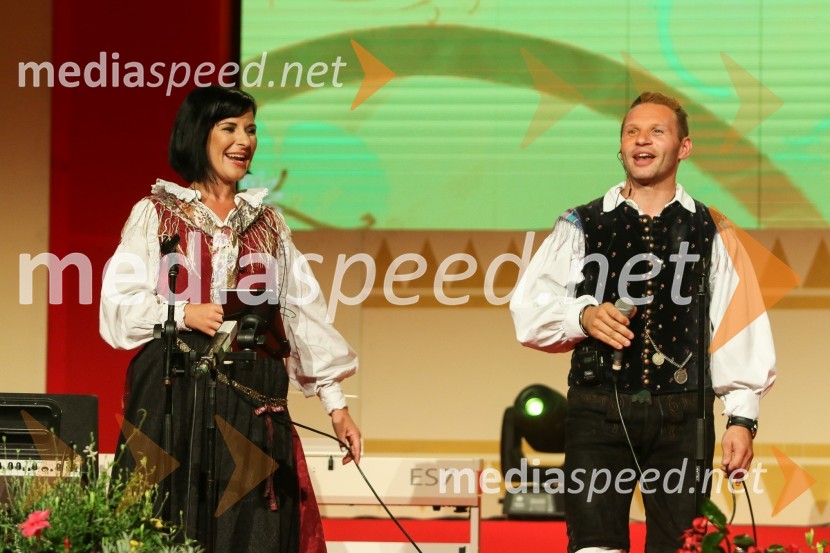  Maja Berce Podrekar, Ansambel Saša Avsenika;  Dejan Zupan, pevec, Ansambel Saša AvsenikaFestival Avsenik 2017, sobota