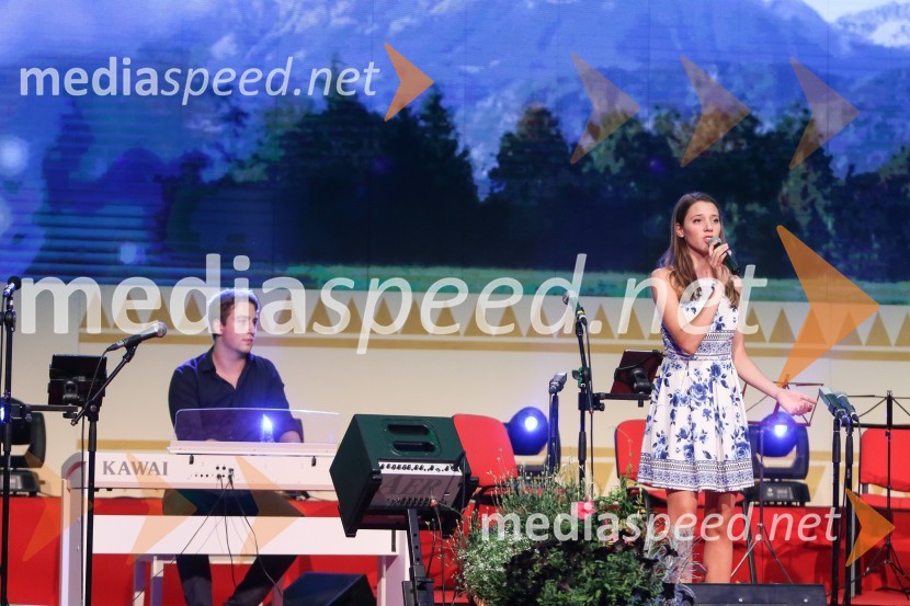  Blaž Avsenik;  Monika Avsenik, pevkaFestival Avsenik 2017, sobota