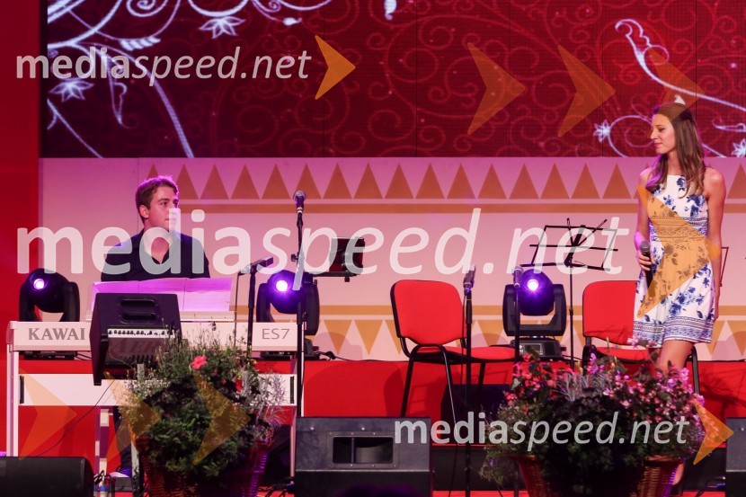 Blaž Avsenik;  Monika Avsenik, pevkaFestival Avsenik 2017, sobota