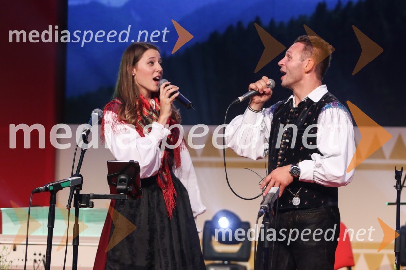  Monika Avsenik, pevka;  Dejan Zupan, pevec, Ansambel Saša AvsenikaFestival Avsenik 2017, sobota