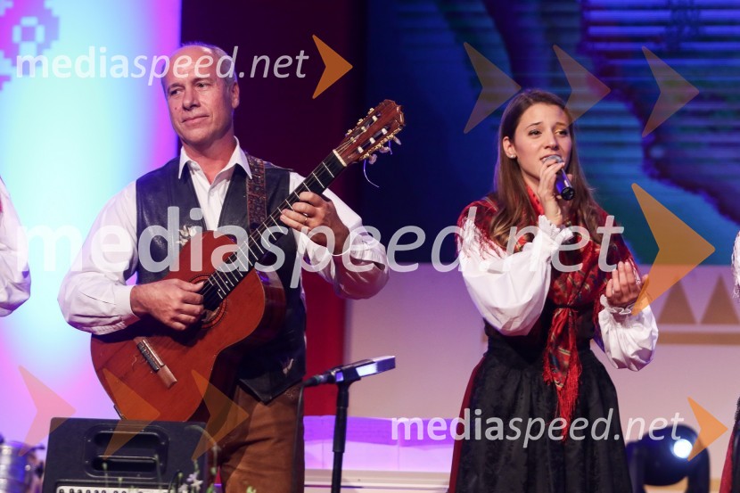  Gregor Avsenik, glasbenik;  Monika Avsenik, pevkaFestival Avsenik 2017, sobota