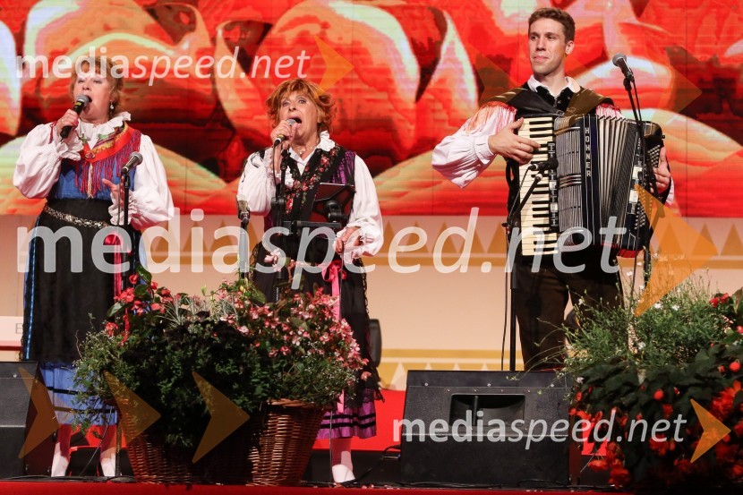  Joži Kališnik, pevka, Avsenikov tercet;  Jožica Svete, pevka, Avsenikov tercet;  Sašo Avsenik, glasbenik, Ansambel Saša AvsenikaFestival Avsenik 2017, sobota