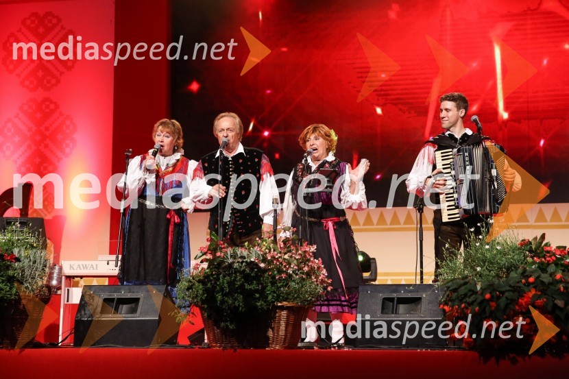  Joži Kališnik, pevka, Avsenikov tercet;  Alfi Nipič, pevec;  Jožica Svete, pevka, Avsenikov tercet;  Sašo Avsenik, glasbenik, Ansambel Saša AvsenikaFestival Avsenik 2017, sobota