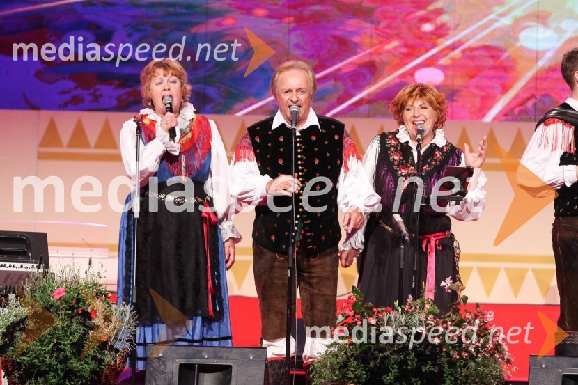  Joži Kališnik, pevka, Avsenikov tercet;  Alfi Nipič, pevec;  Jožica Svete, pevka, Avsenikov tercetFestival Avsenik 2017, sobota