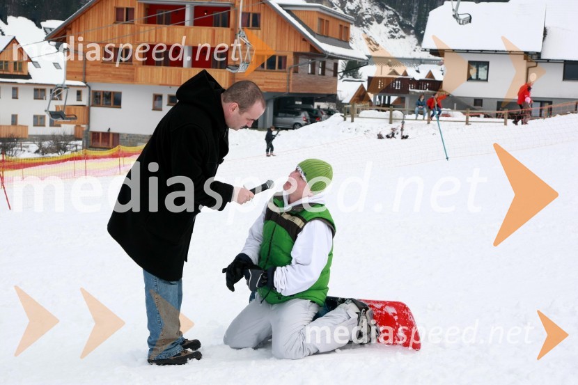 Jure Mastnak, imitator v oddaji Hri-bar in Štefan Čamič - Stefanio, skupina SexplosionX-plosion of fun: Veleslalom slovenskih glasbenih zvezdnikov