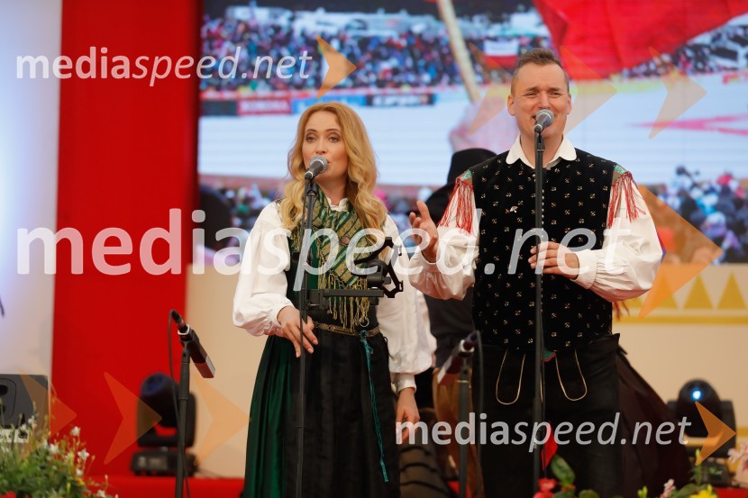  Aleksandra Križan, pevka, Veseli Begunjčani;  ... Festival Avsenik 2017, nedelja