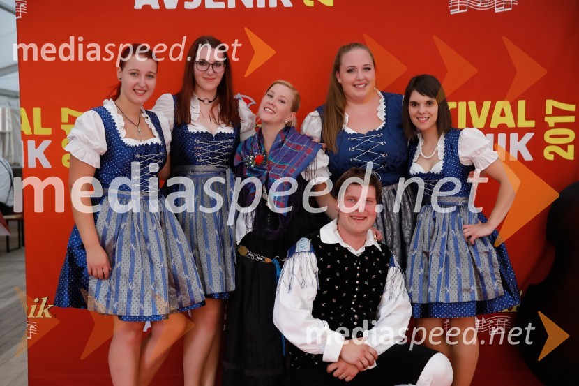  ... ;  Neja Debeljak, Kvintet slovenskih deklet;  ... ;  ... ;  ... ;  Nina Cukjati, Kvintet slovenskih dekletFestival Avsenik 2017, nedelja