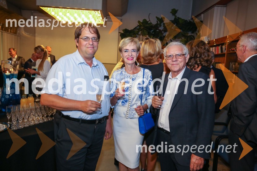  Alan Premerl, turistični vodnik;  Metka  Premerl, slavistka;  Lovro Sodja, predsednik Društva slovensko-avstrijskega prijateljstvaSiegfried, glasbena drama