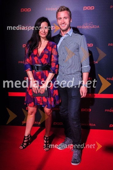  Jana Morelj, radijska in TV voditeljica;  Denis Avdić, voditeljPOP Promenada 2017