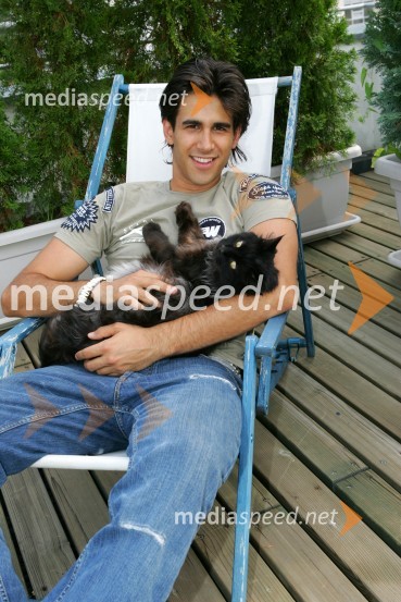 Domen Kumer in njegova Norveška gozdna mačka z imenom ŠanekDomen Kumer