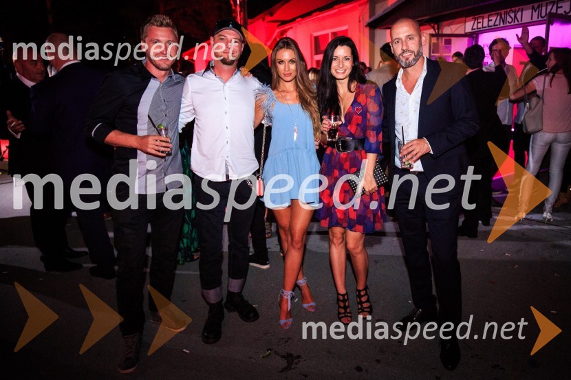  Denis Avdić, voditelj;  Tomi Meglič, glasbenik, pevec skupine Siddharta;  Tara Zupančič, voditeljica;  Jana Morelj, radijska in TV voditeljica;  Peter Poles, televizijski voditeljPOP Promenada 2017