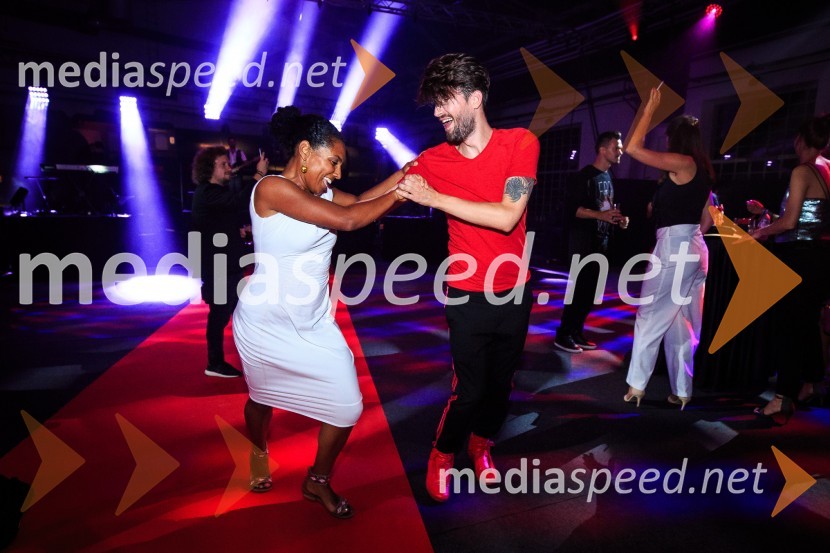  Irena Yebuah Tiran, operna pevka;  Tomaž Mihelič - Marlenna, član skupine SestrePOP Promenada 2017