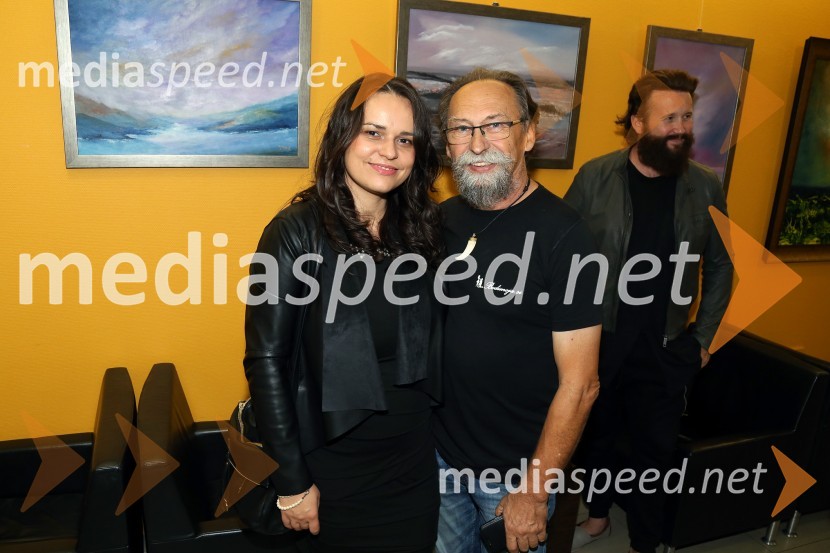  Maja Fabijan, slikarka;  Viljem Klemenčič, fotografOtvoritev likovne razstave z naslovom Mir