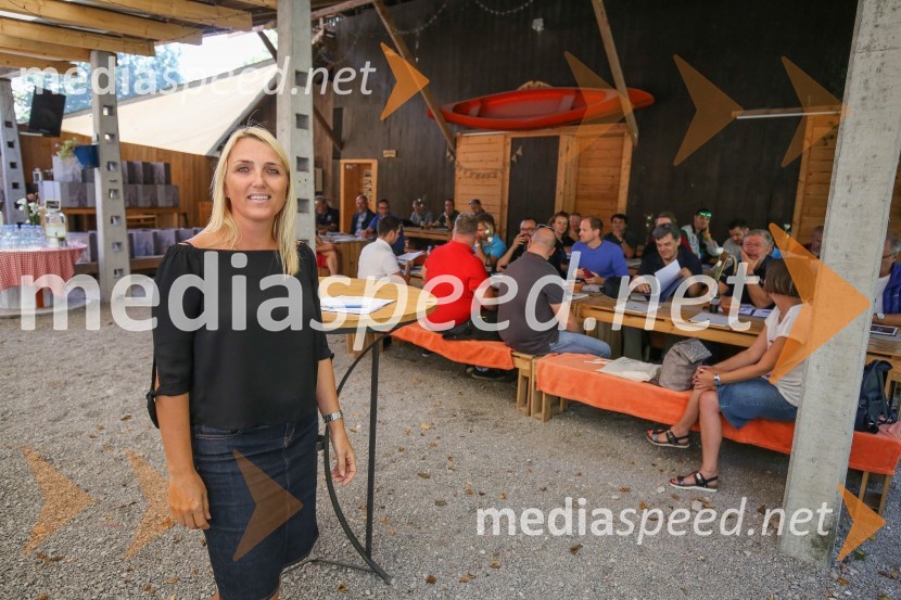  Dijana Pajnkihar, vodja marketinga, Hyundai Avto TradeHyundai i30 Wagon, predstavitev nove generacije