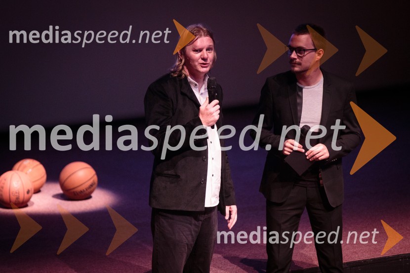  Boris  Petkovič, režiser in scenarist;  Nejc Šmit, improvizator, stand up komik, glasbenikKošarkar naj bo, predpremiera filma