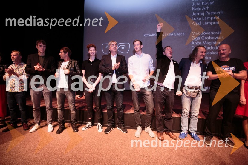  Matjaž Javšnik, igralec;  ... ;  Lado Bizovičar, igralec;  Matija Brodnik, igralec;  Marko Miladinović, direktor podjetja Armada, televizijski voditelj, igralec;  Klemen Kostrevc, igralec;  Boris  Petkovič, režiser in scenarist;  ... ;  Primož Suhodolčan, otroški in mladinski pisateljKošarkar naj bo, predpremiera filma