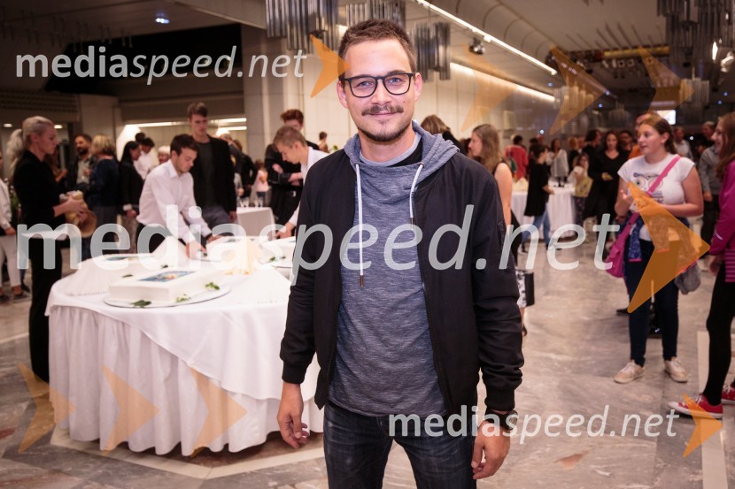  Nejc Šmit, improvizator, stand up komik, glasbenikKošarkar naj bo, predpremiera filma