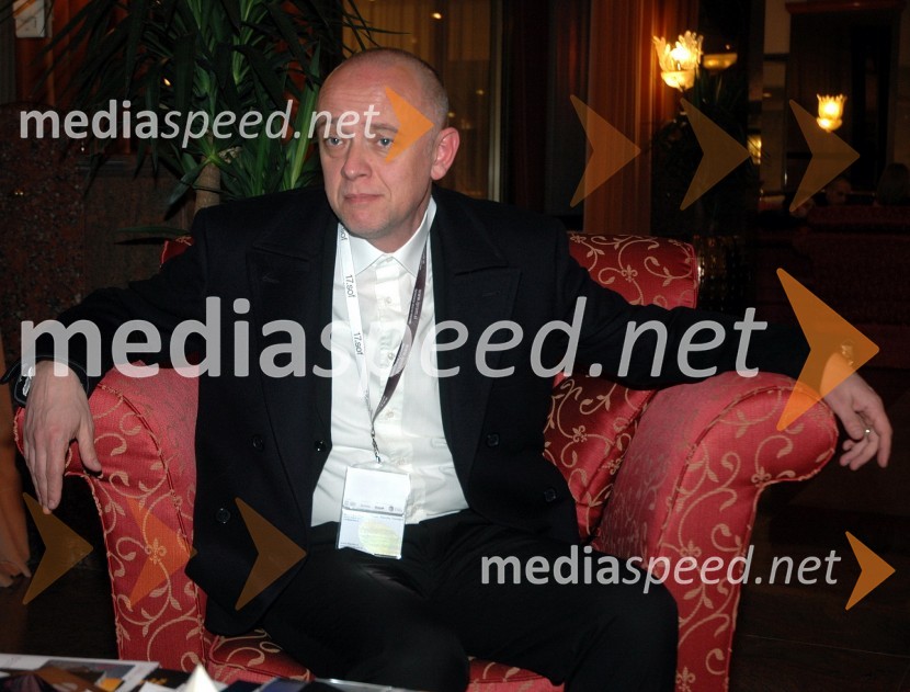 Roman Berčon, predsednik organizacijskega odbora in direktor Votan Leo BurnettOtvoritev 17. SOF-a, slovenskega oglaševalskega festivala