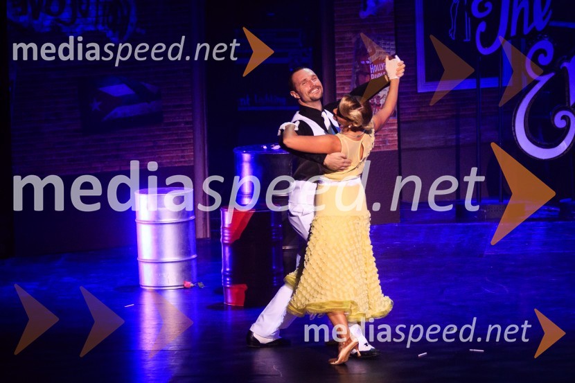  Jernej Brenholc, plesalec;  Daniela Podgornik Pekič, plesalkaDance Amore, plesni spektakel