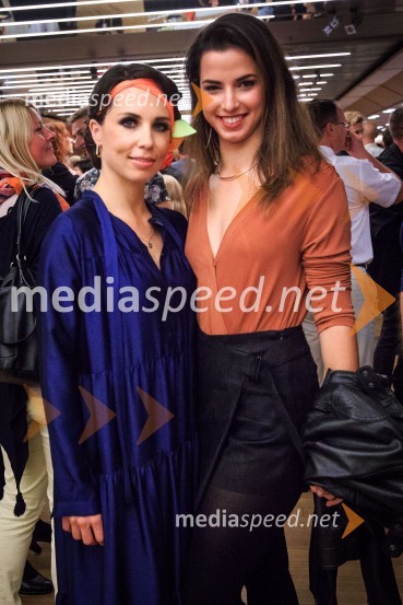  Maja Geršak, plesalka;  Valeriya Musina, plesalkaDance Amore, plesni spektakel
