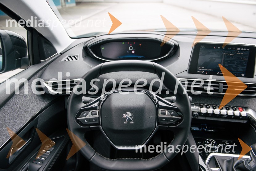 Peugeot 5008 in Peugeot 308, slovenska predstavitevPeugeot 5008 in Peugeot 308, slovenska predstavitev