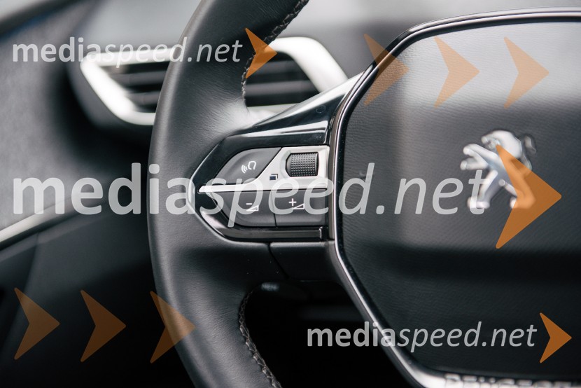 Peugeot 5008 in Peugeot 308, slovenska predstavitevPeugeot 5008 in Peugeot 308, slovenska predstavitev