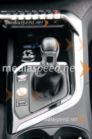 Peugeot 5008 in Peugeot 308, slovenska predstavitevPeugeot 5008 in Peugeot 308, slovenska predstavitev