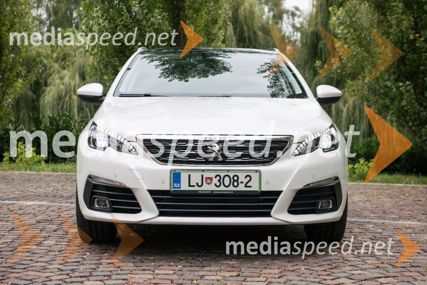 Peugeot 5008 in Peugeot 308, slovenska predstavitevPeugeot 5008 in Peugeot 308, slovenska predstavitev