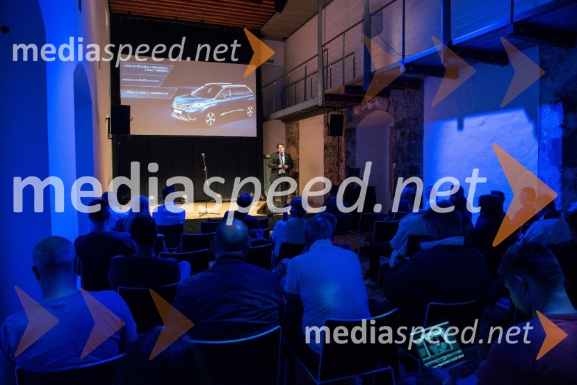 Martin Fajt, produktni vodja Peugeot SlovenijePeugeot 5008 in Peugeot 308, slovenska predstavitev