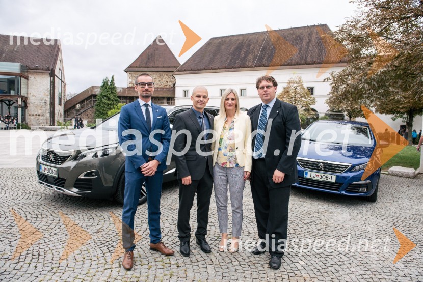  Gregor Draksler, direktor marketinga, Peugeot Slovenija;  Adam Kavšek, direktor znamke Peugeot;  Barbara Kmet, vodja komunikacij in dogodkov P Automobil Import;  Martin Fajt, produktni vodja Peugeot SlovenijePeugeot 5008 in Peugeot 308, slovenska predstavitev