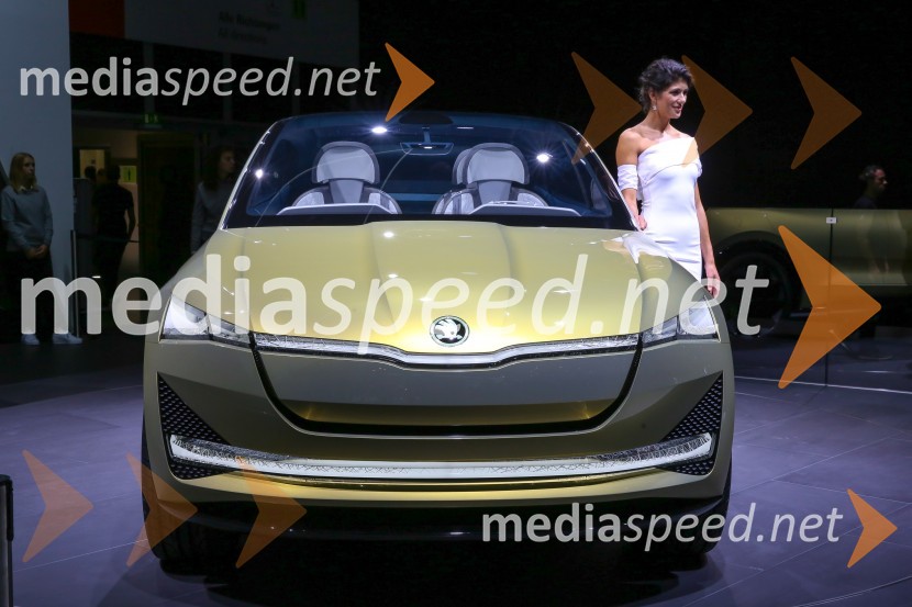 Hostese na Mednarodnem avtomobilskem salonu v Frankfurtu 2017