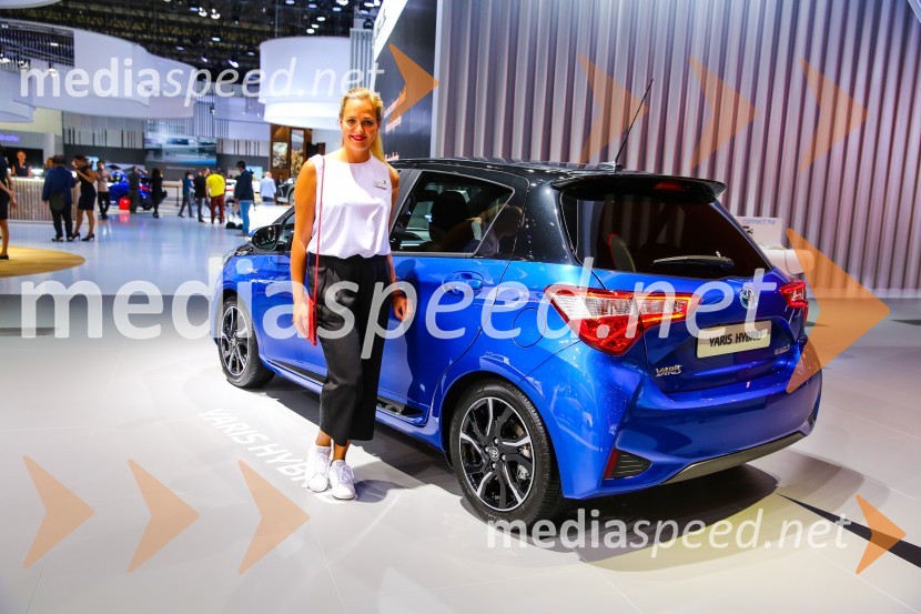 Hostese na Mednarodnem avtomobilskem salonu v Frankfurtu 2017