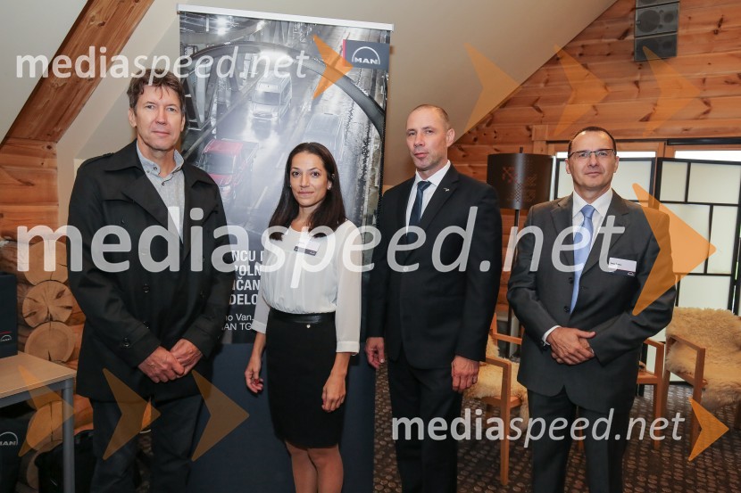  Bojan Marčič, vodja poprodaje, MAN Truck & Bus Slovenija, d. o. o.;  Tanja Činč, marketing in komunikacije, MAN Truck & Bus Slovenija, d. o. o.;  Claus Wallenstein, direktor, MAN Truck & Bus Slovenija, d. o. o.;  Tomaž Bratina, vodja prodaje in marketinga, MAN Truck & Bus Slovenija, d. o. o.Novo gospodarsko vozilo MAN TGE, predstavitev